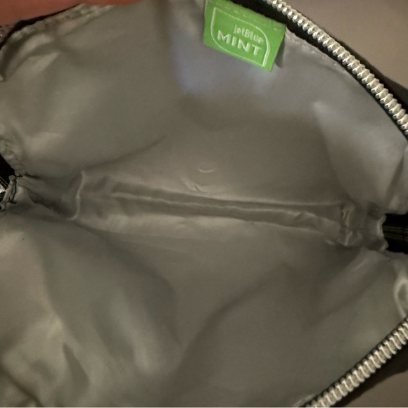 VTG Inspired Hayward Luxury Brand Cosmetic Bag for Jet Blue~NWOT - Picture 5 of 11